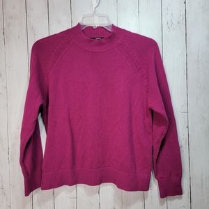 Quince Women’s Pink Berry 100% Organic Cotton Long Sleeve Sweater Size Medium.